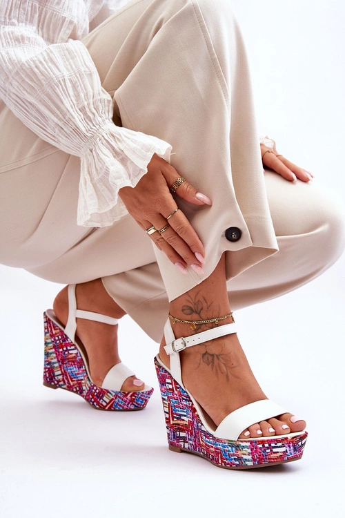 Damskie Sandałki Na Kolorowym Koturnie Białe Malibu