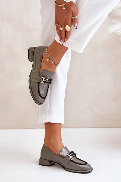 Lakierowane Półbuty Damskie Na Klocku Z Ozdobą Artiker 55C0412 Szare