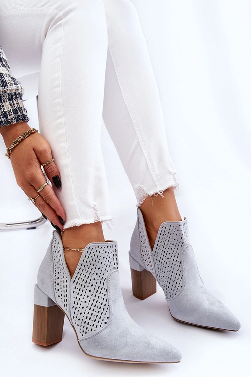 Modne Zamszowe Ażurowe Botki Na Obcasie Szare Genevi