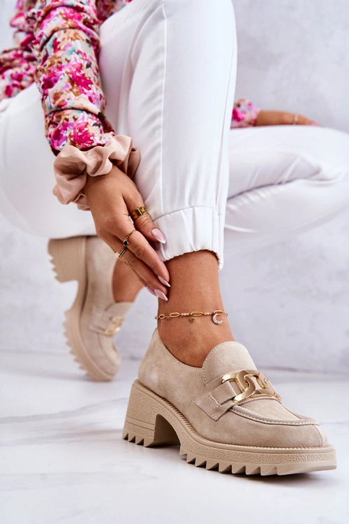 Zamszowe Półbuty Ze Złotą Ozdobą Jasnobeżowe Idealize