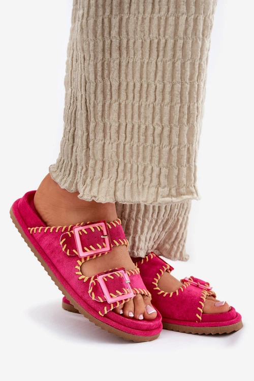 Klapki Damskie Z Klamrami I Ozdobnym Obszyciem Fuksja Visley