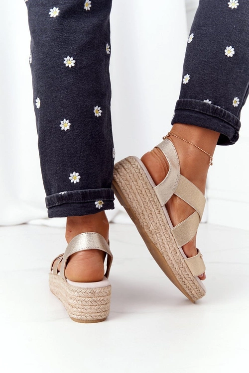 Sandały Na Koturnie Ze Ściągaczem Big Star HH274414 Złote