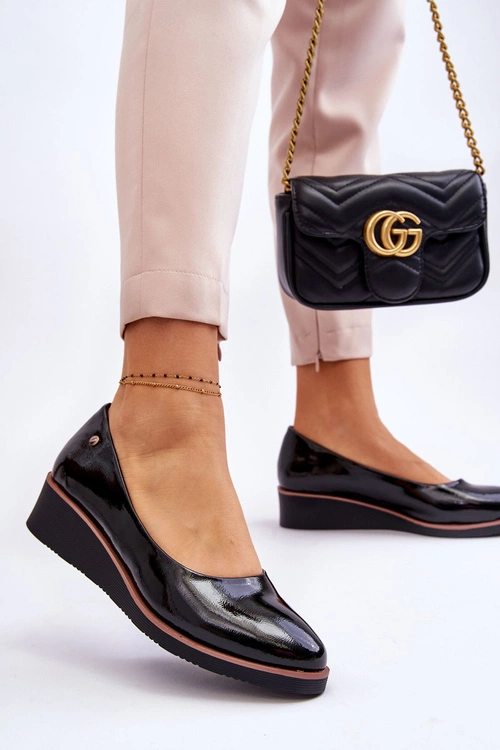 Klasyczne Lakierowane Czółenka Na Koturnie Czarne Paola