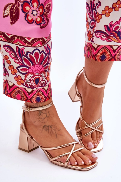 Modne Sandałki Na Obcasie Różowe Złoto Felisa