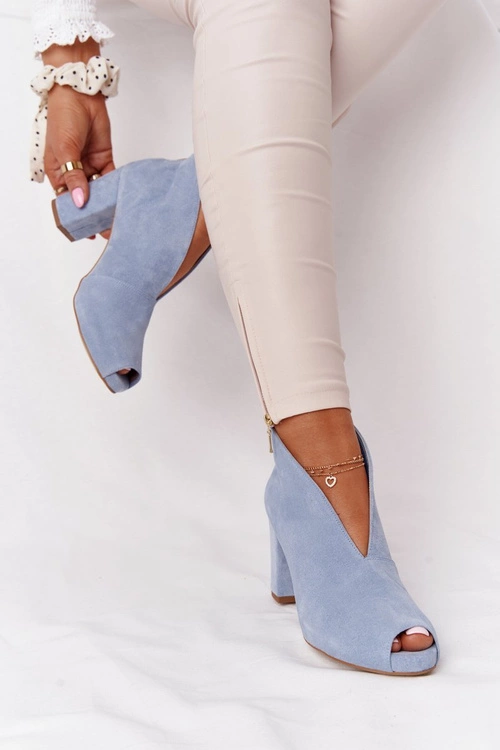 Zamszowe Botki Na Słupku Z Wycięciem Exquisite 1243 Błękitne
