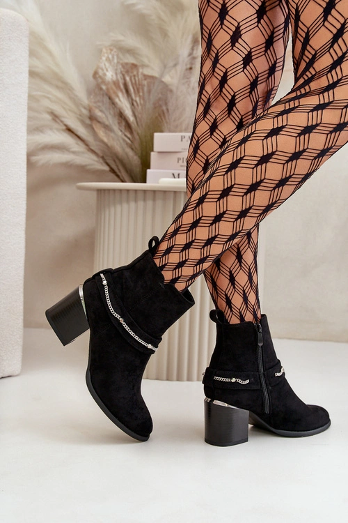 Ocieplane Botki Damskie Na Słupku Z Łańcuszkiem Eko Zamszowe Czarne Hanalen