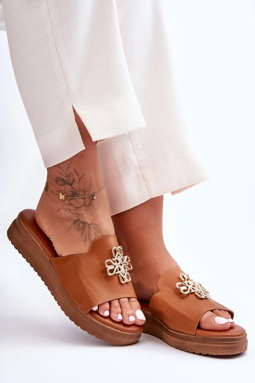 Skórzane Damskie Klapki Na Platformie z Ozdobą Brązowe Azera