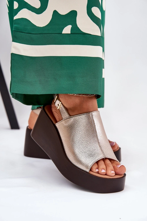 Sandały Damskie Z Eko Skóry Na Platformie I Koturnie Złote Leaniria