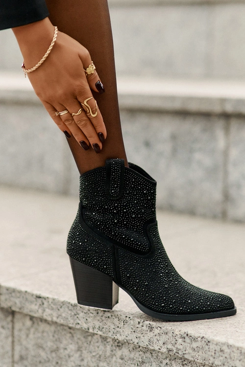 Zdobione Botki Kowbojki Na Obcasie Z Noskami W Szpic S.Barski HY42-121 Czarne