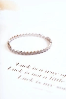 Odcienie szarości i srebra