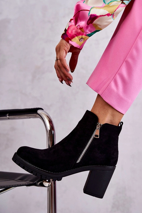 Zamszowe Botki Na Obcasie Z Suwakiem Czarne Sevione