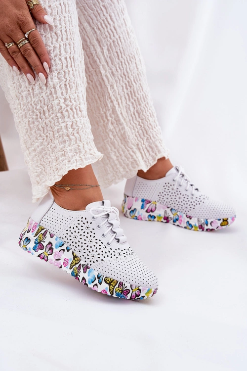 Skórzane Ażurowe Półbuty Damskie Na Koturnie Motyle Artiker 56C1618 Białe