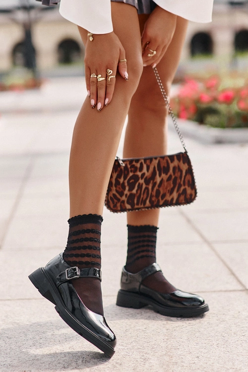 Lakierowane Półbuty Damskie Z Paskiem Czarne Vinceza 62179