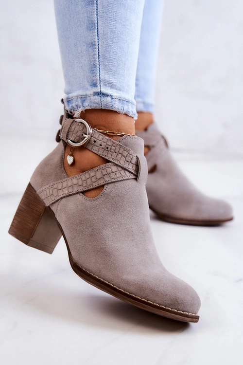 Skórzane Botki Z Wycięciem Na Słupku Szare Axelle