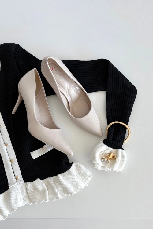 Lakierowane Eko Skórzane Szpilki Damskie Ze Szpiczastymi Noskami Jasnobeżowe Jadira