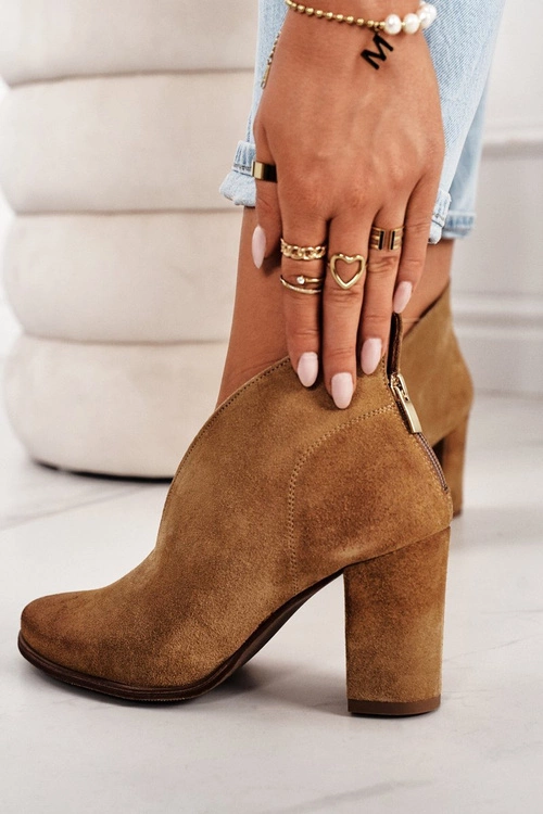 Zamszowe Botki Na Słupku Z Wycięciem Exquisite 1231 Rude