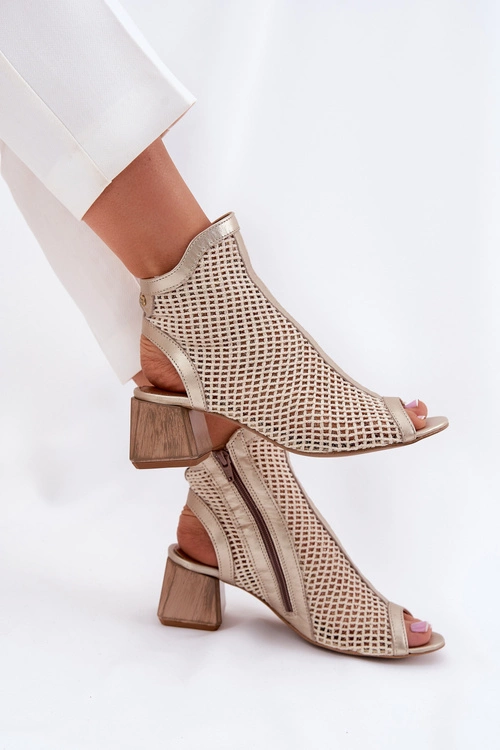 Skórzane Botki Damskie Na Obcasie Z Odkrytą Piętą Maciejka 06899-25 Złoto-Beżowe