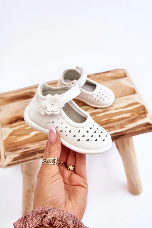 Dziecięce Wysokie Ażurowe Balerinki Na Rzepy Białe Jianna