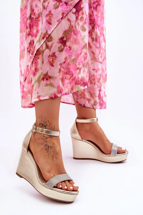 Modne Skórzane Sandały Na Koturnie Złote Arwen