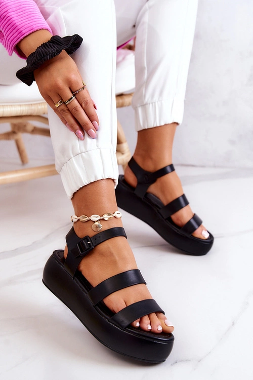 Skórzane Sandały Na Sprzączkę Czarne Graceful