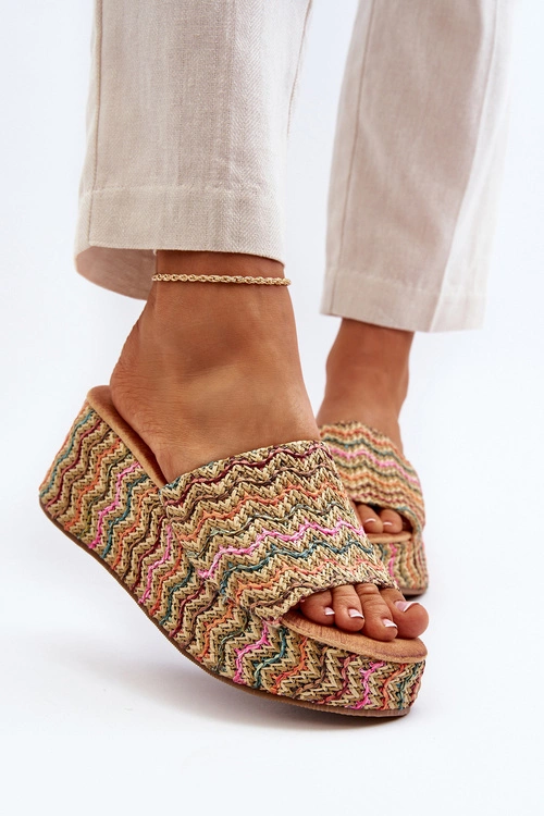 Damskie Klapki Na Koturnie Beżowe Vanarila