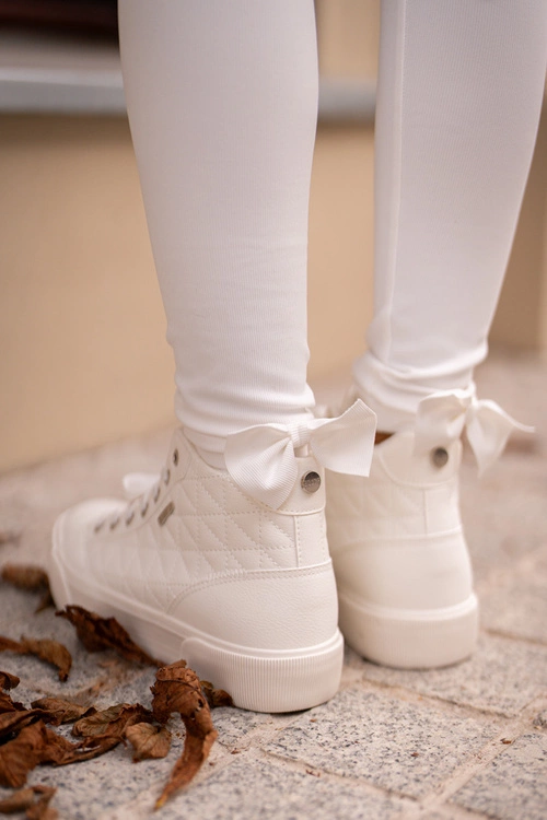 Ocieplane Trampki Damskie Z Przeszyciami Big Star OO274A479 Białe