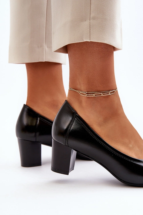 Czółenka Na Niskim Słupku Z Ozdobą Czarne Aeliris