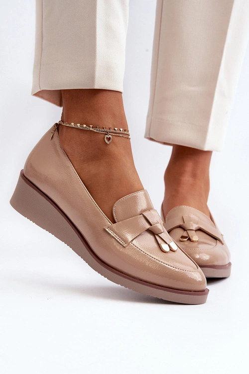 Damskie Lakierowane Półbuty Na Koturnie Z Ozdobą Beżowe Miliret