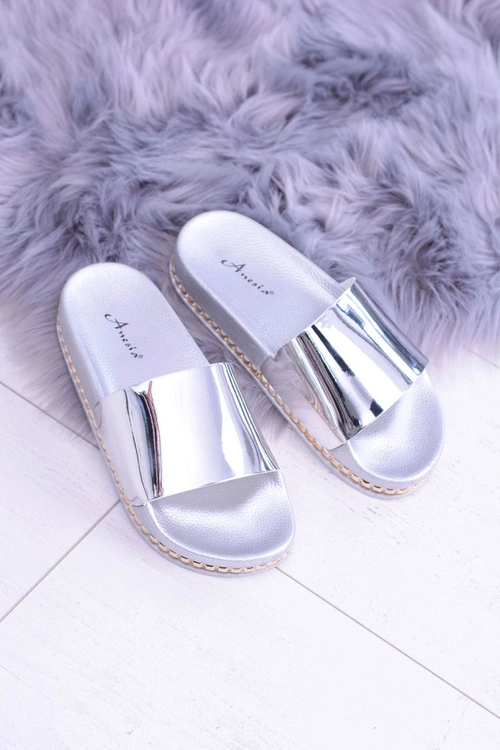 Damskie Srebrne Klapki z Dżetami Mirock