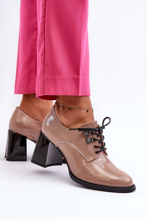 Półbuty Damskie Lakierowane Na Słupku Beżowe Nelione