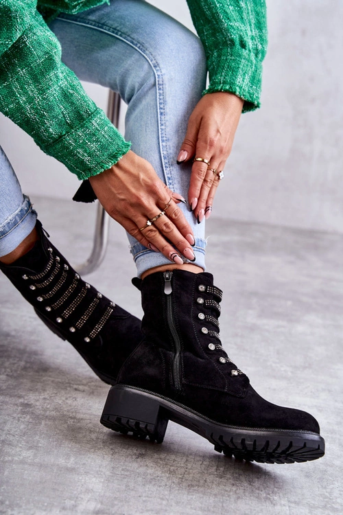 Zamszowe Botki Z Ozdobnymi Paskami Czarne Malesia