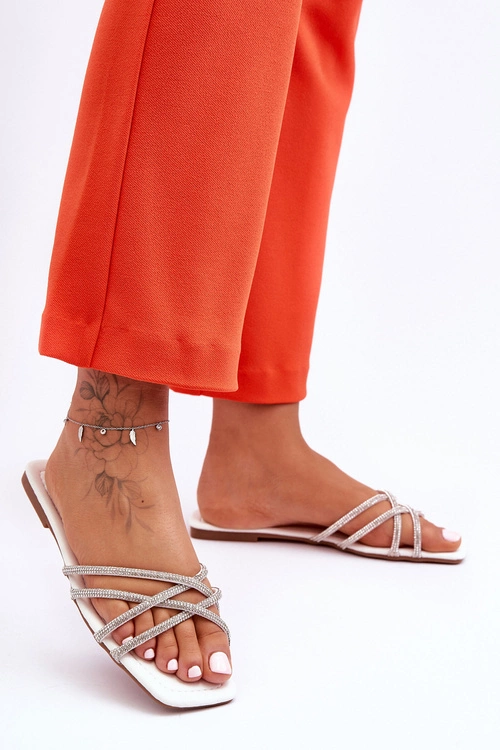 Damskie Klapki Z Paseczkami I Dżetami Białe Leomi