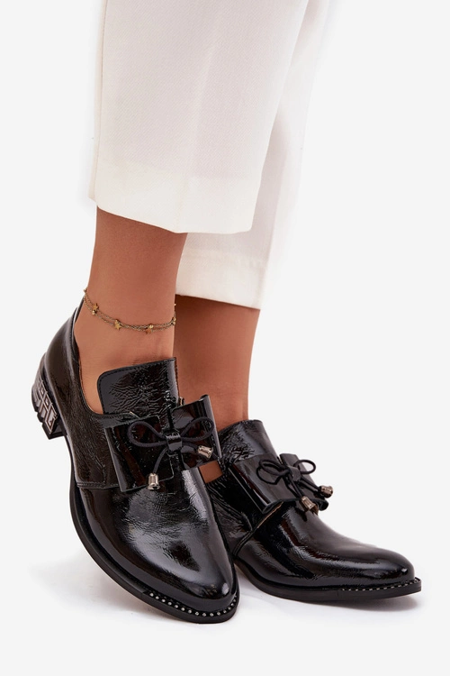 Lakierowane Półbuty Damskie Na Niskim Obcasie Z Kokardą Zazoo 1399 Czarne