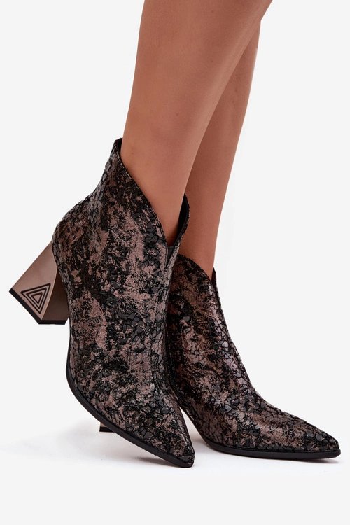 Skórzane Botki Damskie Na Słupku D&A CR52-679 Czarne