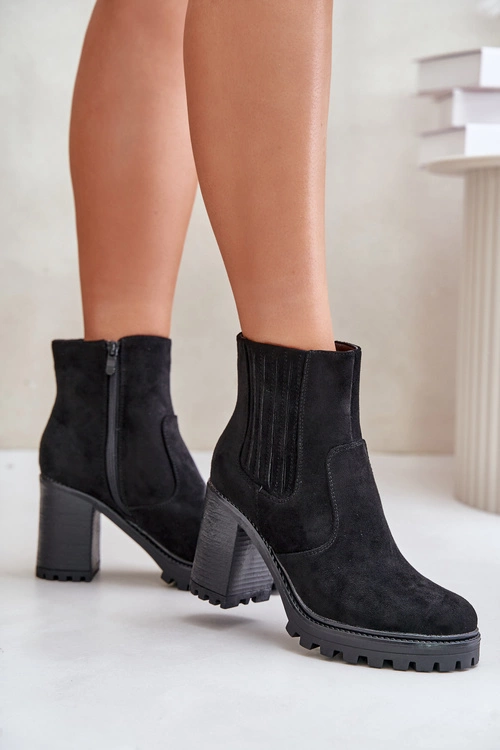 Botki Na Słupku Z Eko Zamszu Czarne Mesiella