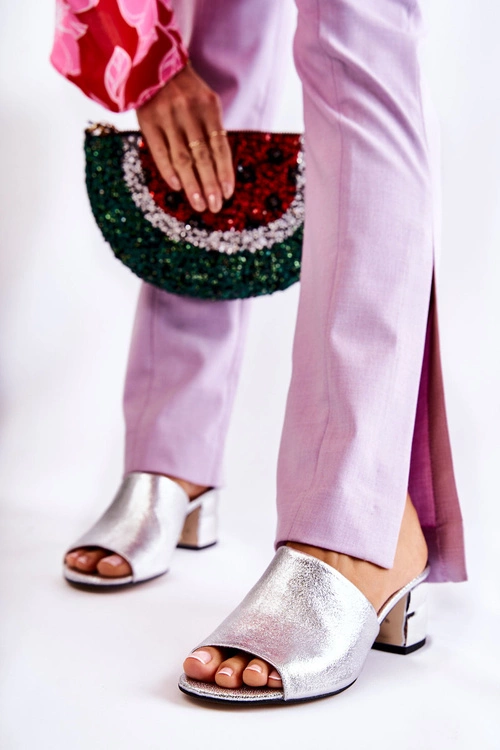 Skórzane Klapki Damskie Na Obcasie Srebrne Perry