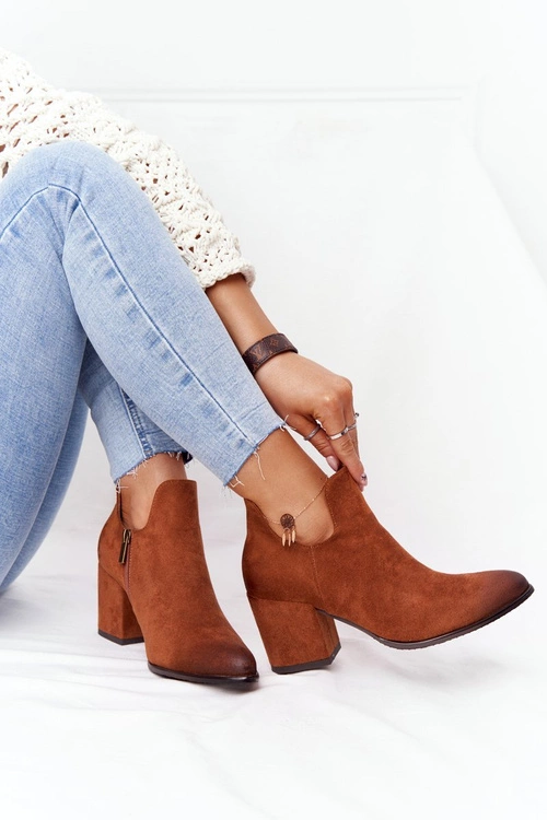 Botki Z Wycięciami Na Słupku Vinceza 21-10558 Camel