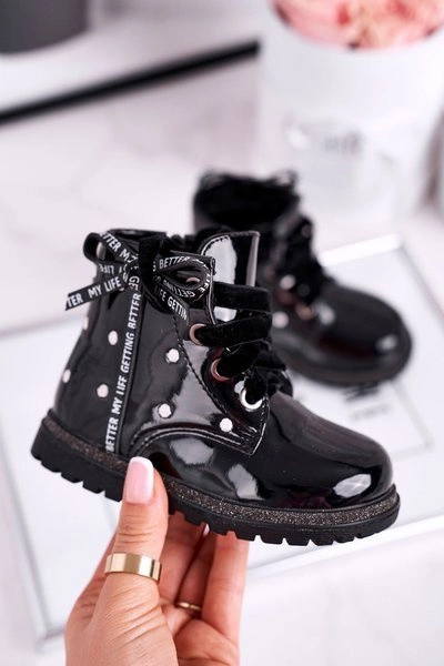 Dziecięce botki lakierowane ocieplane czarne Essie