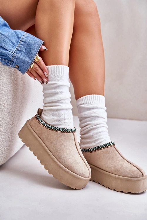 Kapcie Damskie Na Platformie Z Haftem Beżowe Neroma