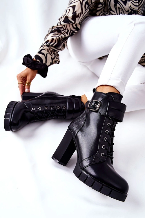 Botki Na Wysokim Słupku Czarne Wiązane Fasha