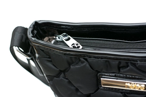 Pikowana Czarna Torebka Listonoszka Nobo