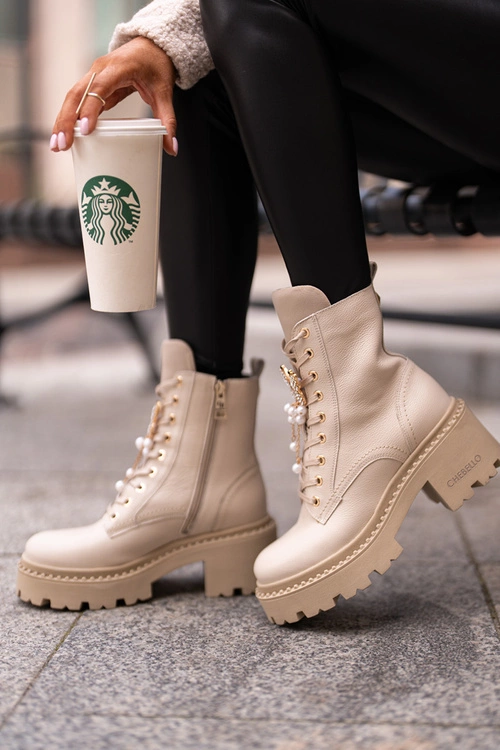 Skórzane Botki Workery Damskie Z Motylem Beżowe CheBello 4590