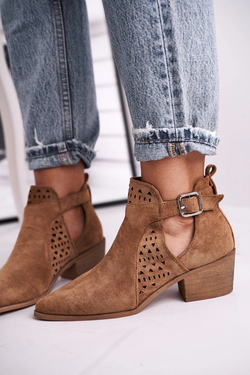 Zamszowe Botki Na Obcasie Z Klamrą Camel Esen