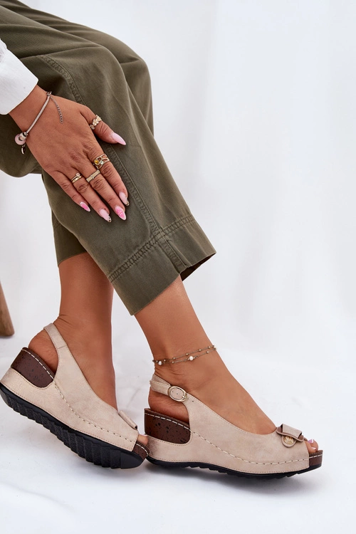 Damskie Lekkie Sandały Na Koturnie Comfort Shoes Beżowo-Złote Efravia