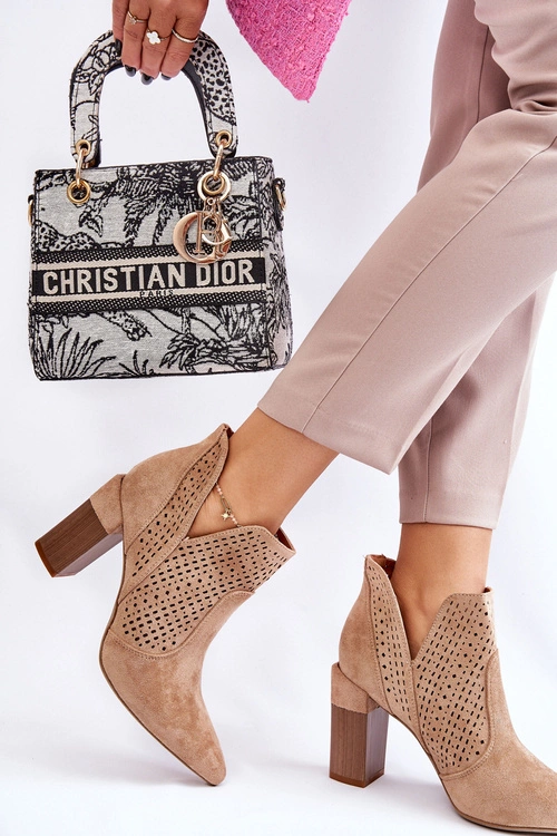 Modne Zamszowe Ażurowe Botki Na Obcasie Beżowe Genevi