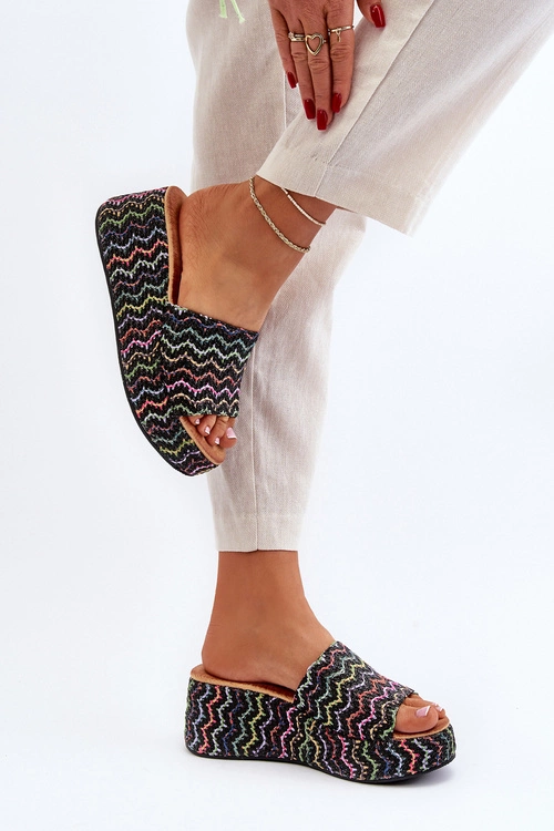 Damskie Klapki Na Koturnie Czarne Vanarila