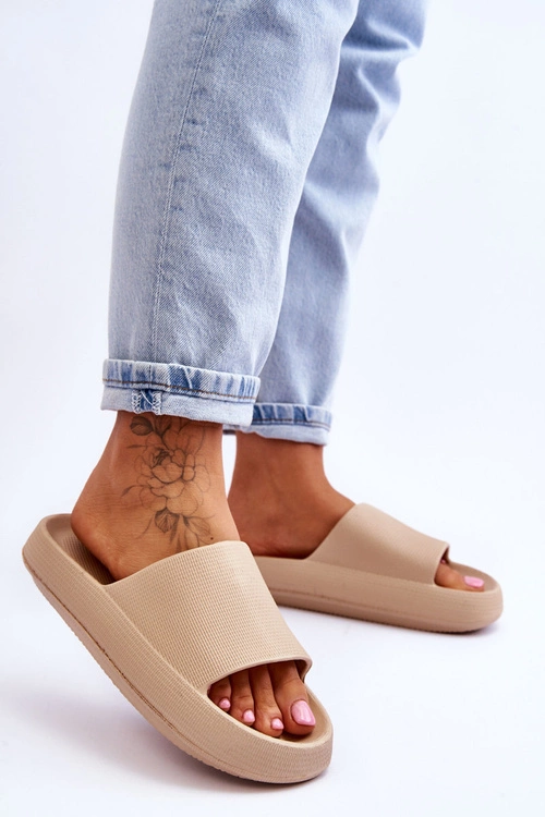 Modne Lekkie Klapki Na Masywnej Podeszwie Beżowe Rebel