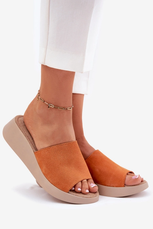 Zamszowe Klapki Damskie Na Koturnie Panto Fino RR267039 Pomarańczowe