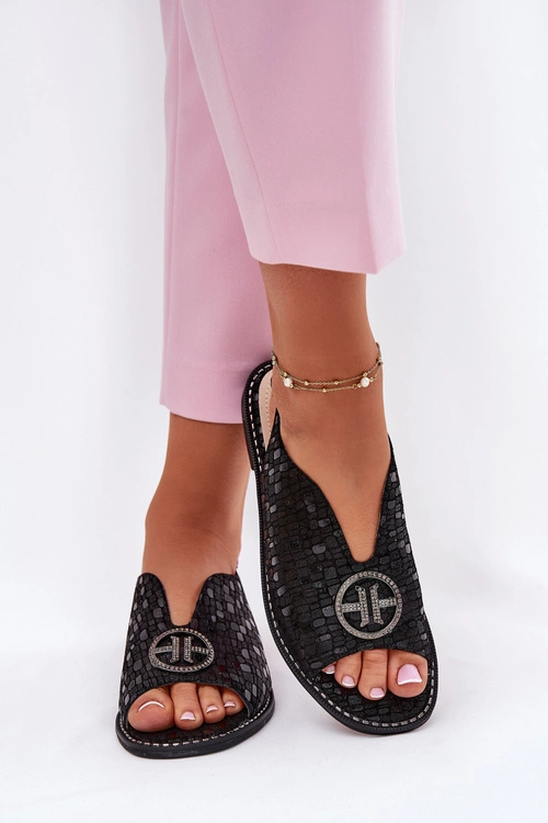 Skórzane Sandały Na Płaskim Obcasie Z Ozdobą S.Barski KV51-094 Czarne