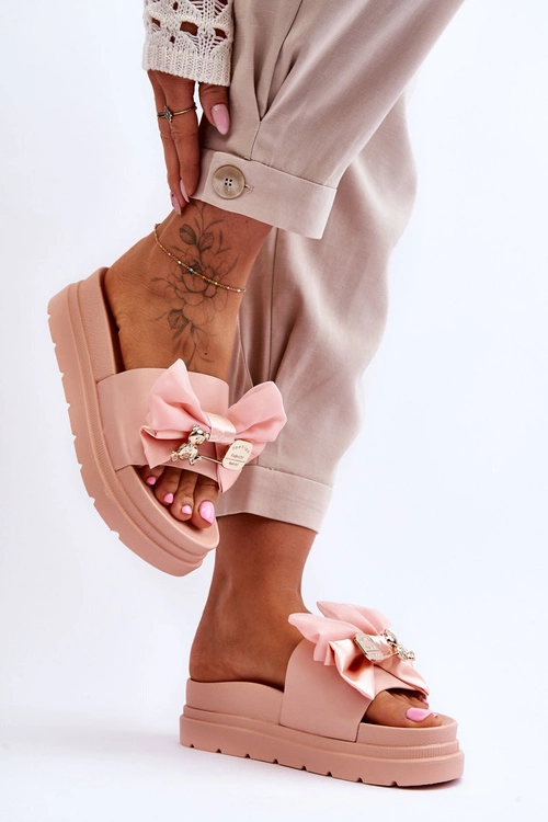 Klapki Z Kokardą I Ozdobnym Misiem Jasnoróżowe Suzy